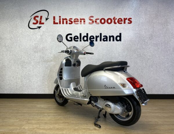 Vespa GTS 250cc Zilver 2009 - Afbeelding 4