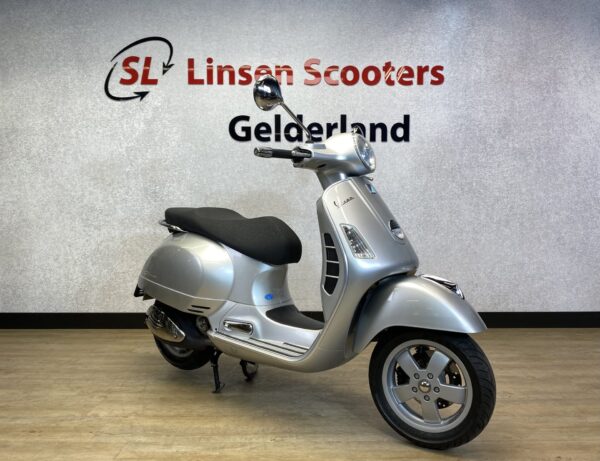 Vespa GTS 250cc Zilver 2009