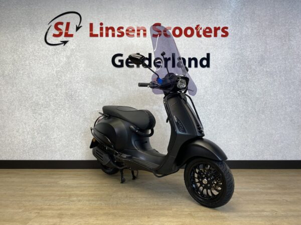 Vespa Sprint 25 km/h Mat Zwart 2020