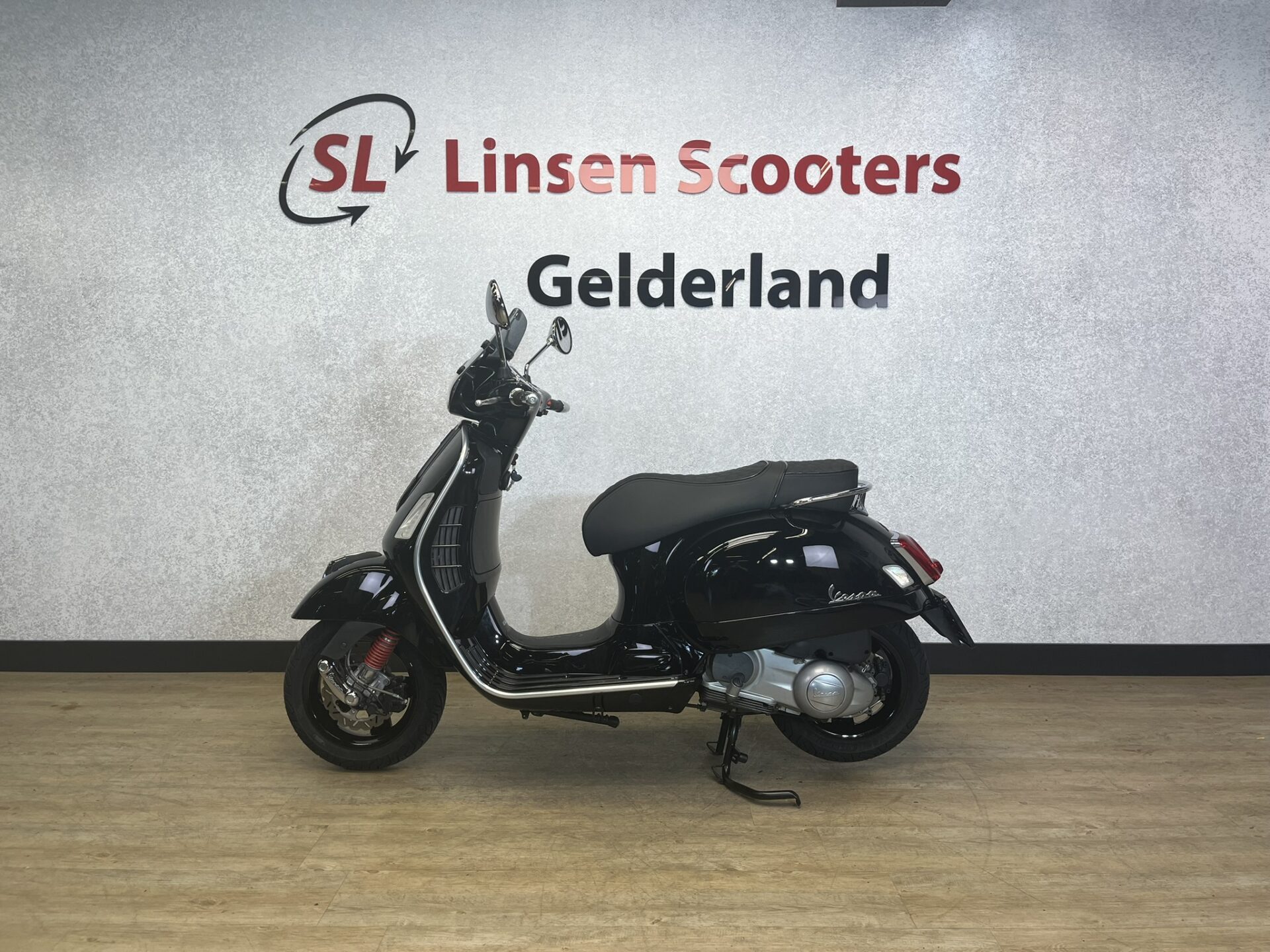 Vespa GTS 300cc Zwart 2017 - Afbeelding 2