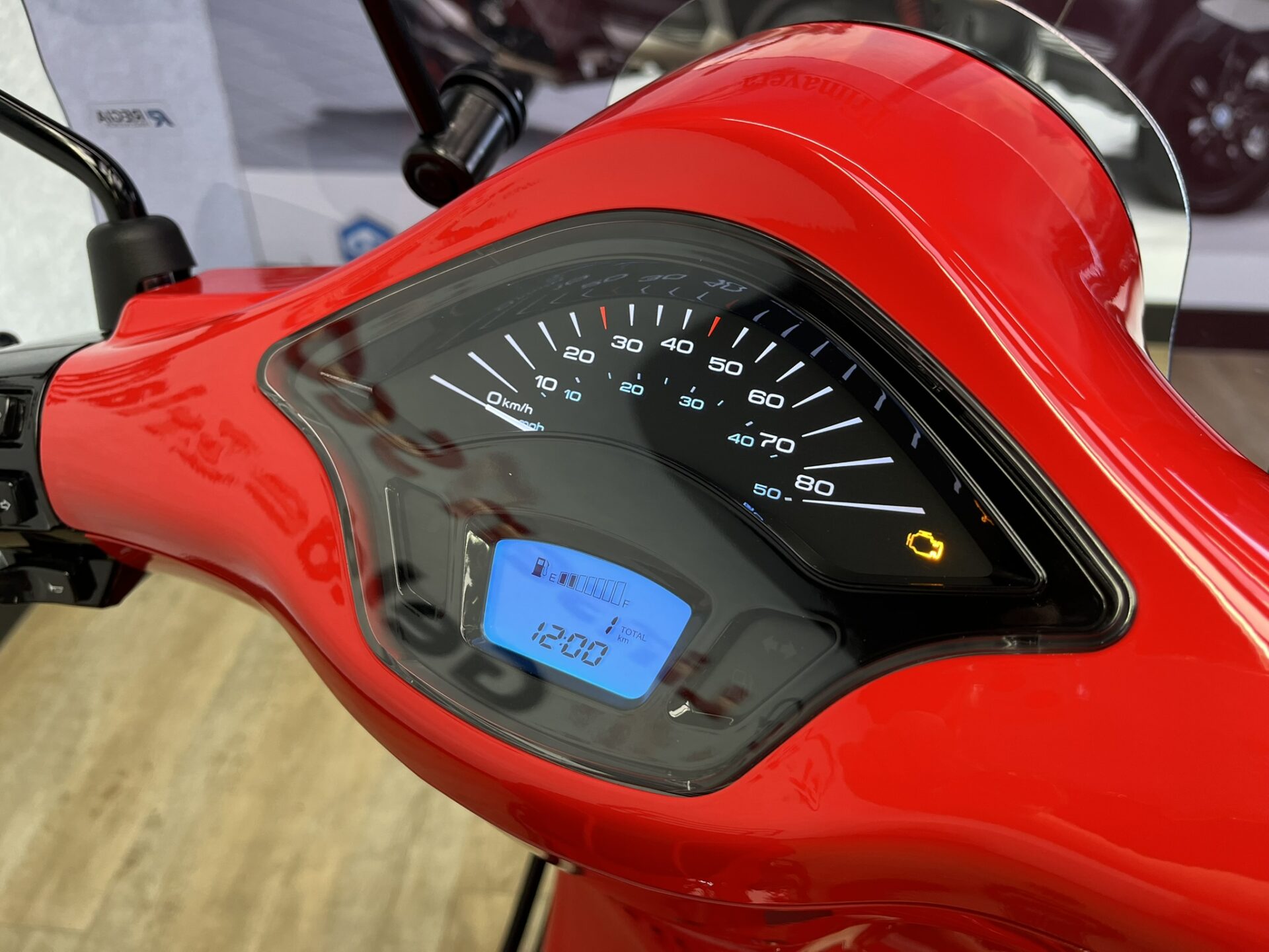 Vespa Primavera 45 km/h Rood 2026 NIEUW! - Afbeelding 8