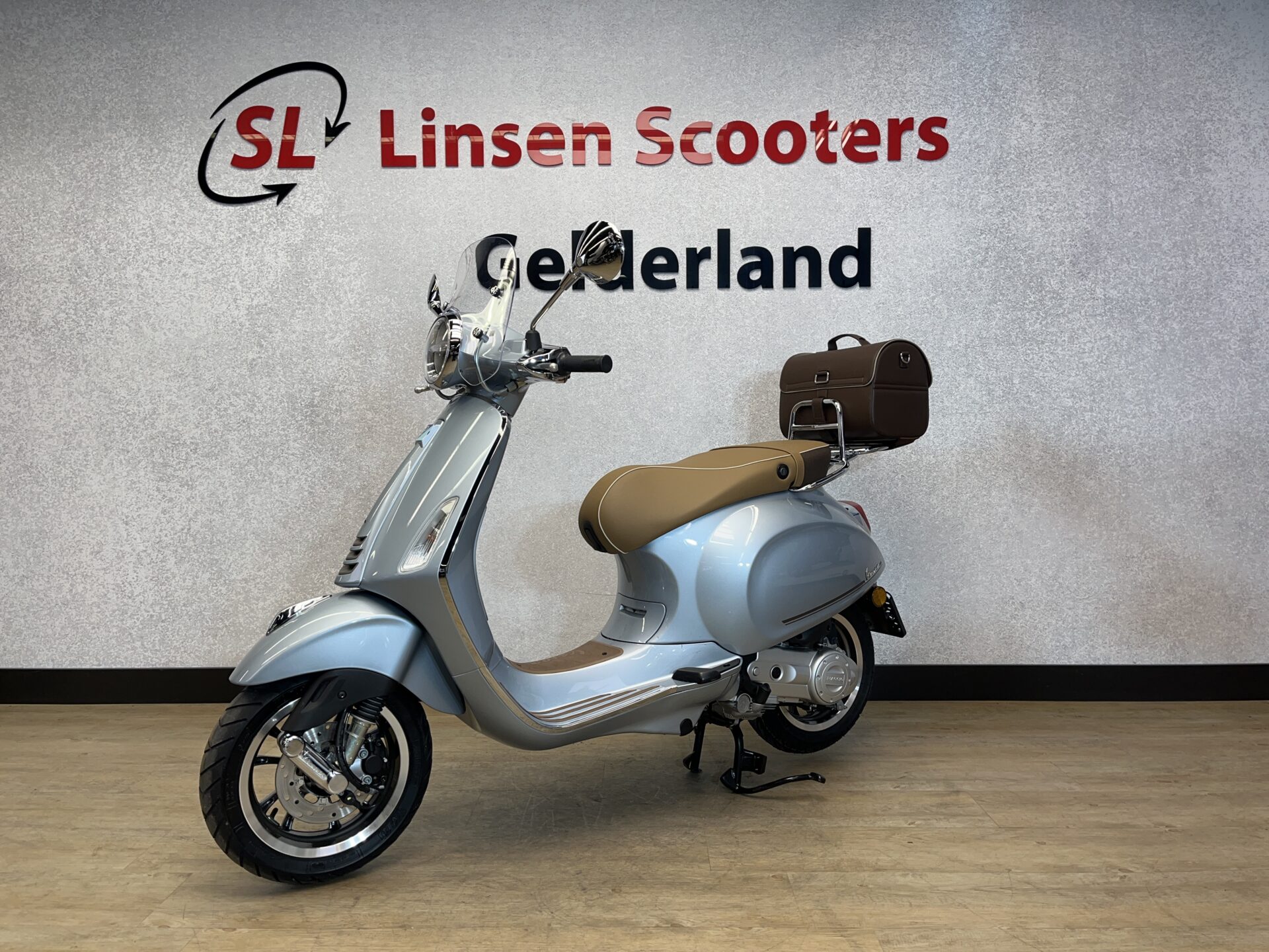Vespa Primavera 45 km/h Pic Nic Grey Style 2024 - Afbeelding 2