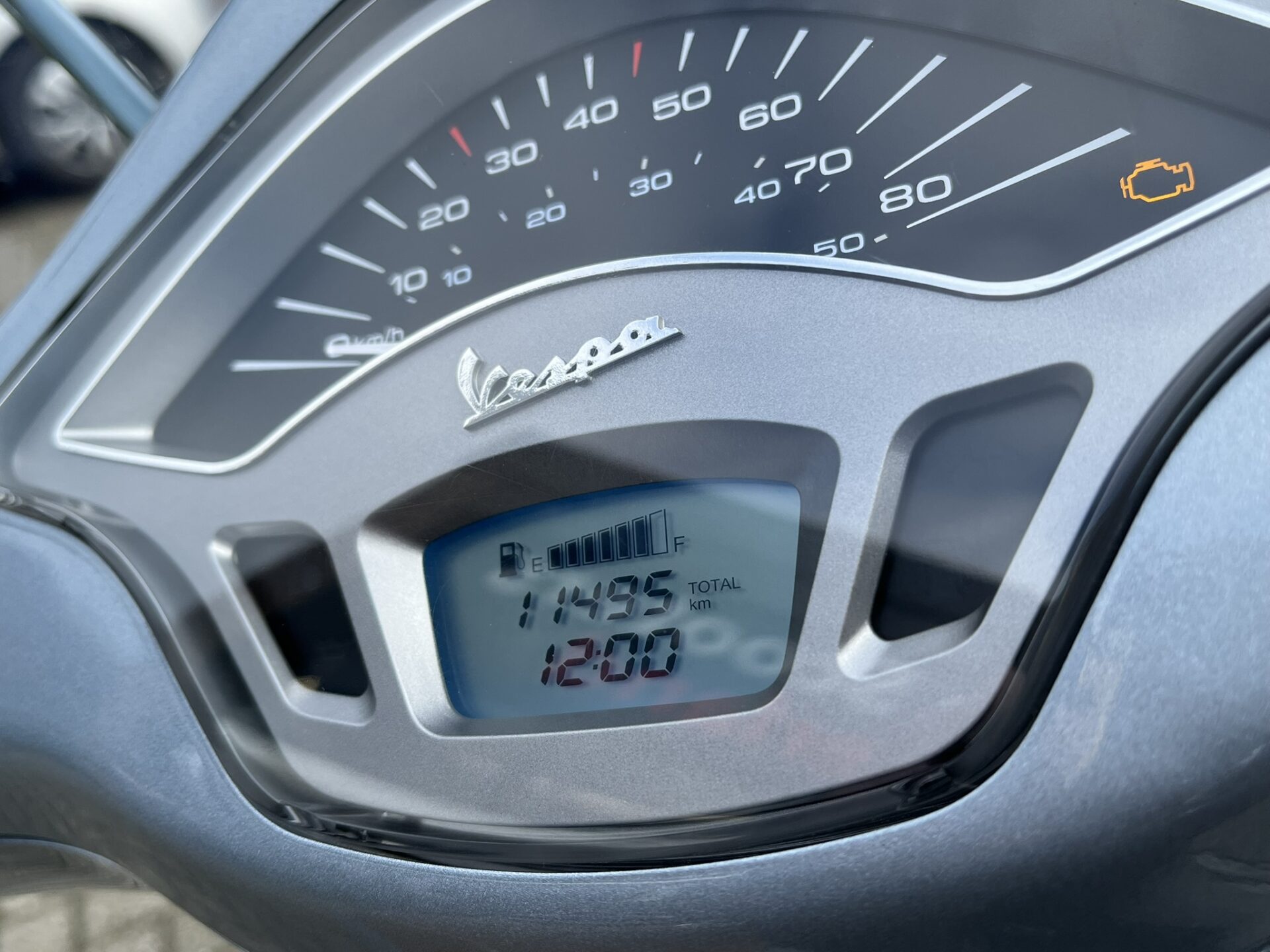 Vespa Primavera 45 km/h Pic Nic Grey Style 2024 - Afbeelding 7