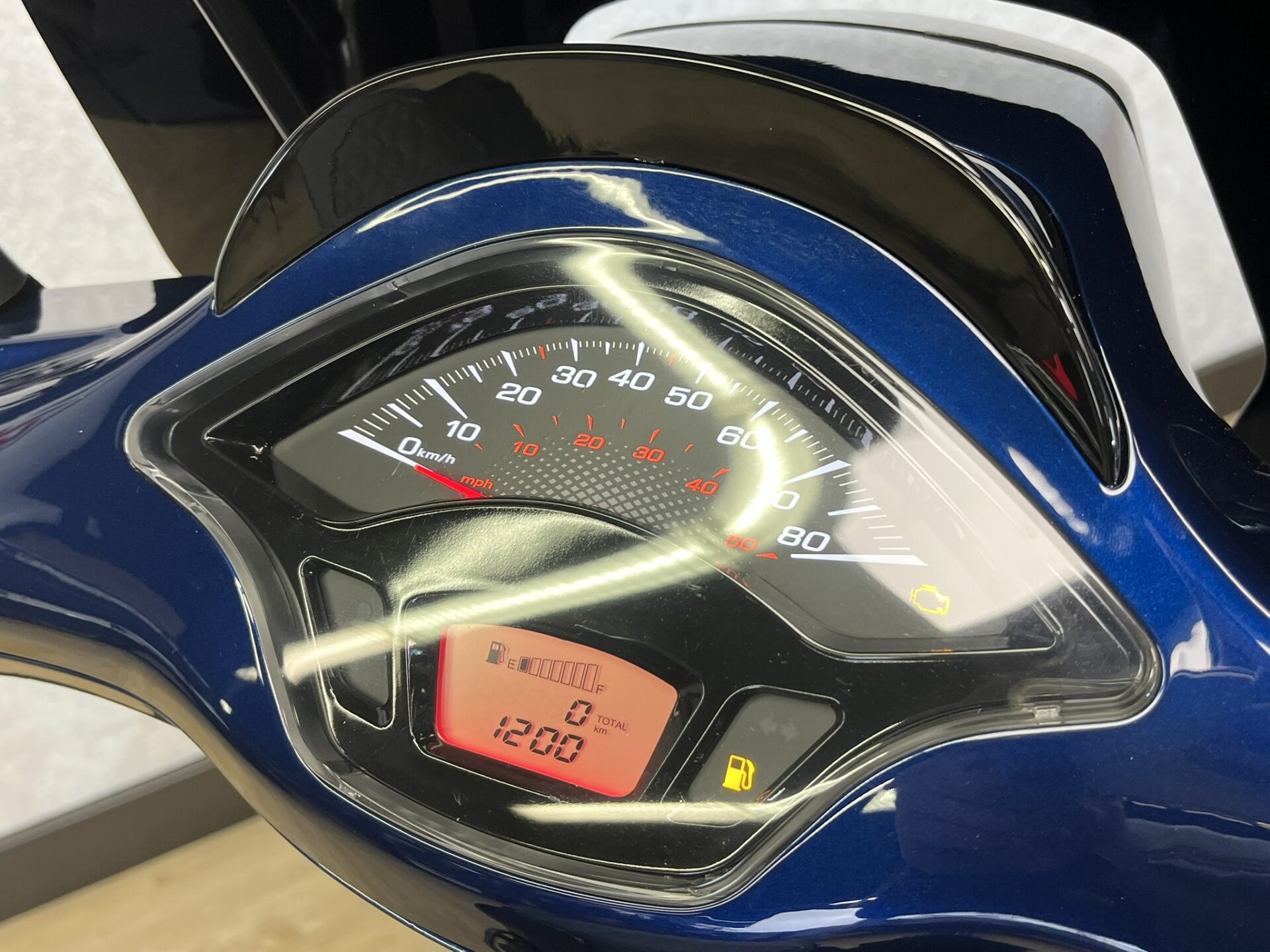 Vespa Sprint Custom 45 km/h San Marino Blue 2026 NIEUW! - Afbeelding 4