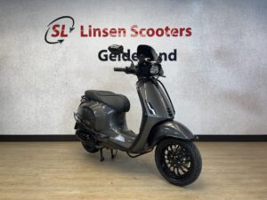 Vespa Sprint Custom 45 km/h Agaat Grijs 2026 NIEUW!