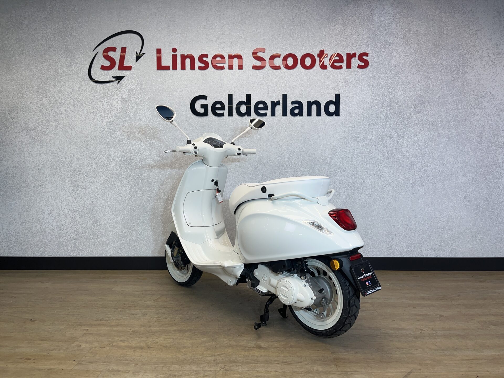 Vespa Sprint 45 km/h White Edition 2026 NIEUW! - Afbeelding 4