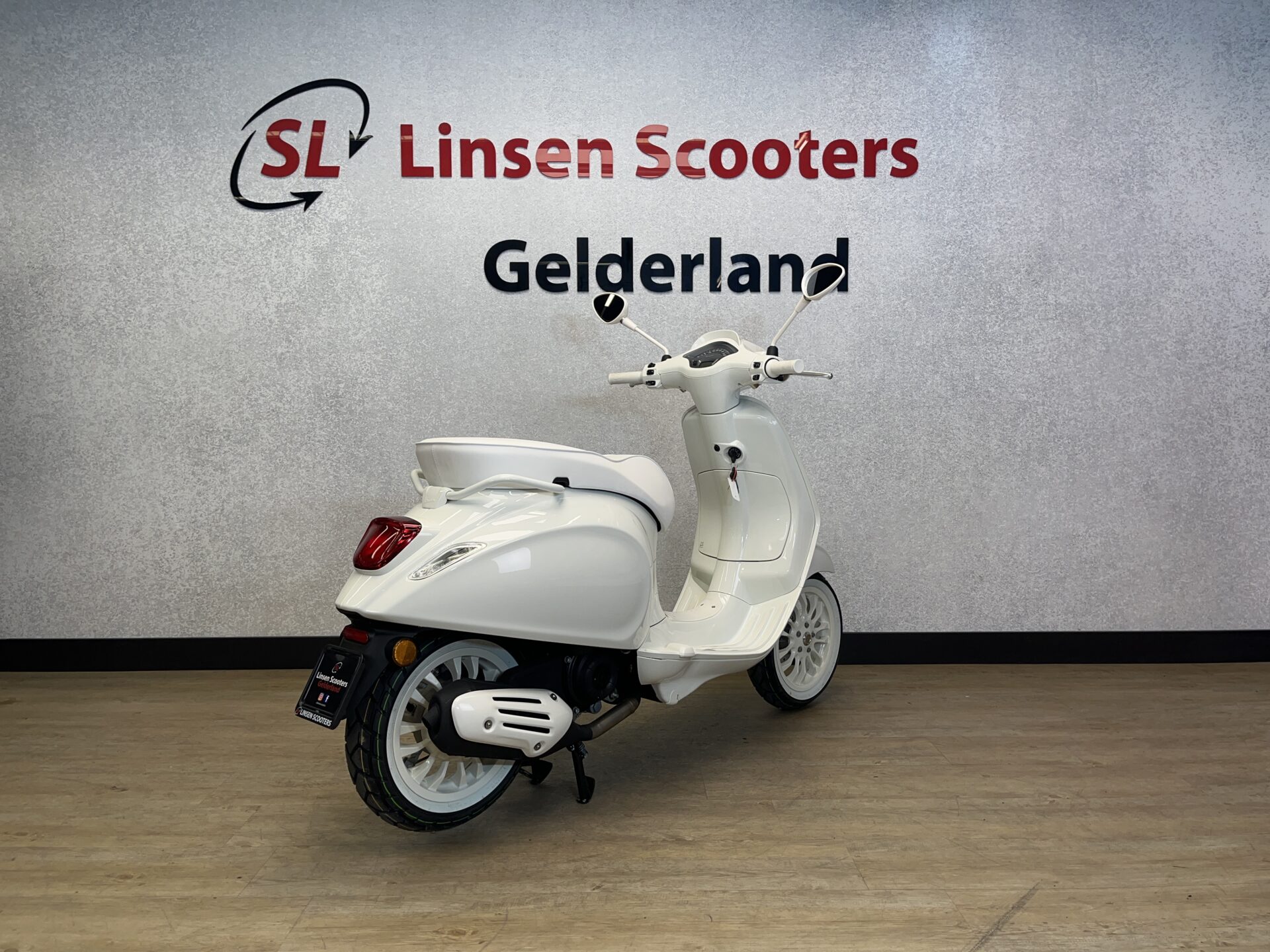 Vespa Sprint 45 km/h White Edition 2026 NIEUW! - Afbeelding 6