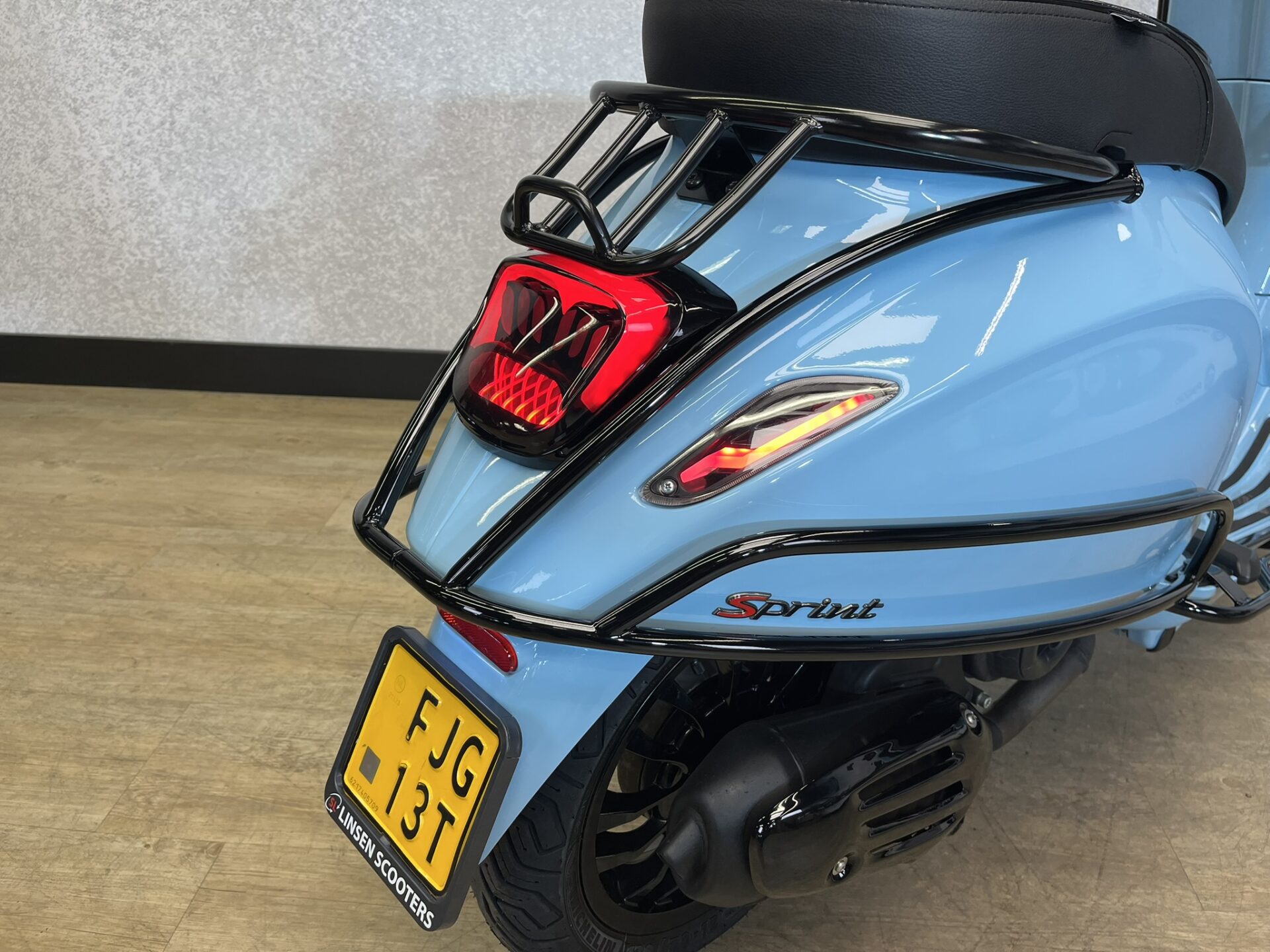 Vespa Sprint 45 km/h Custom Porsche Blue 2022 - Afbeelding 7