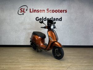 Vespa Sprint Custom 45 km/h Oranje 2026 NIEUW!