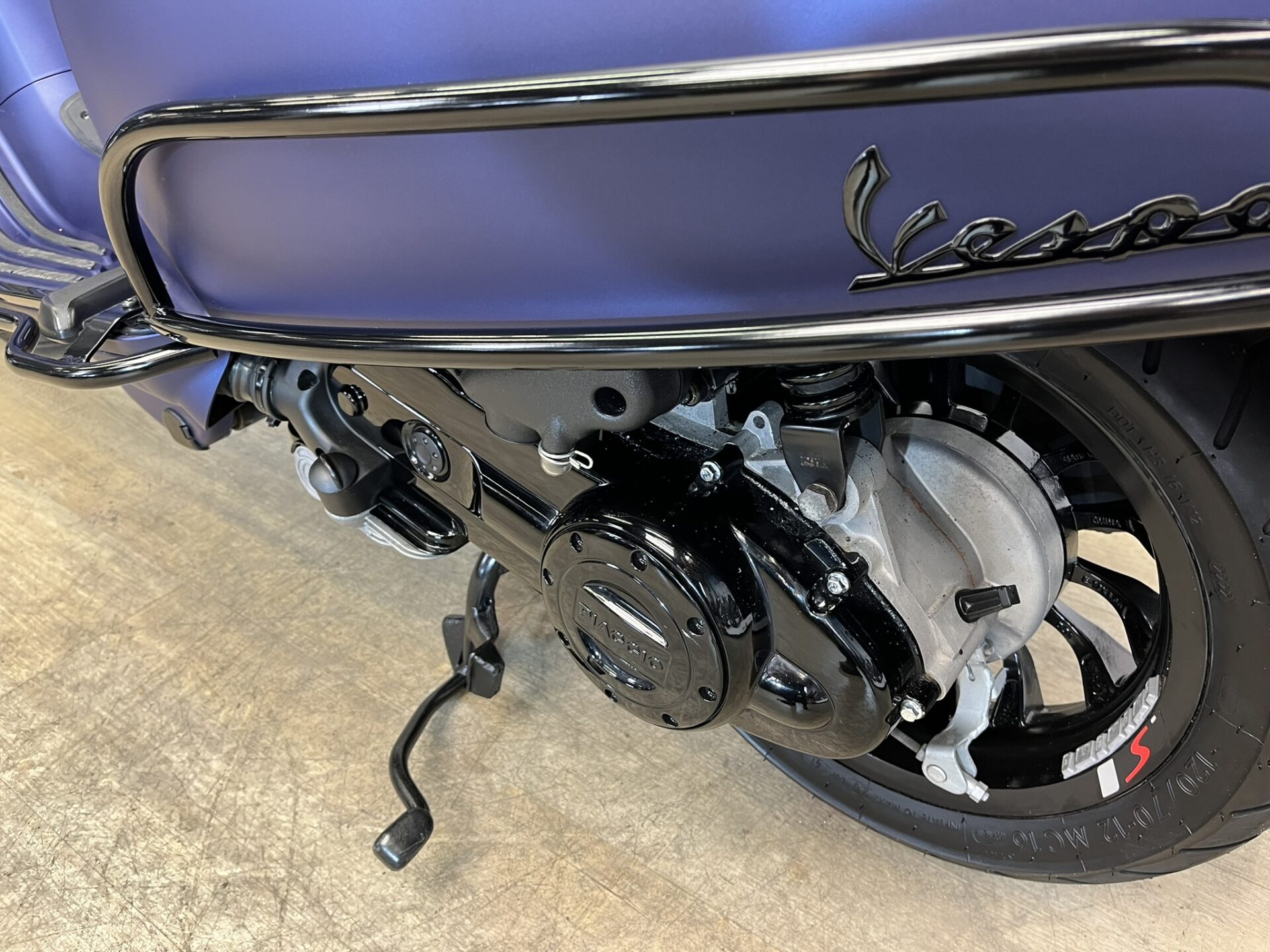 Vespa Sprint 45 km/h Custom Mat Paars 2023 - Afbeelding 7